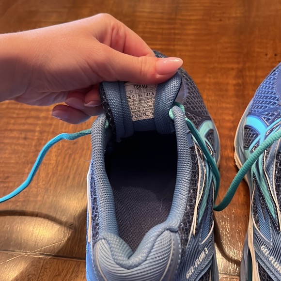 Asics Running Shoes - Picture 12 of 12